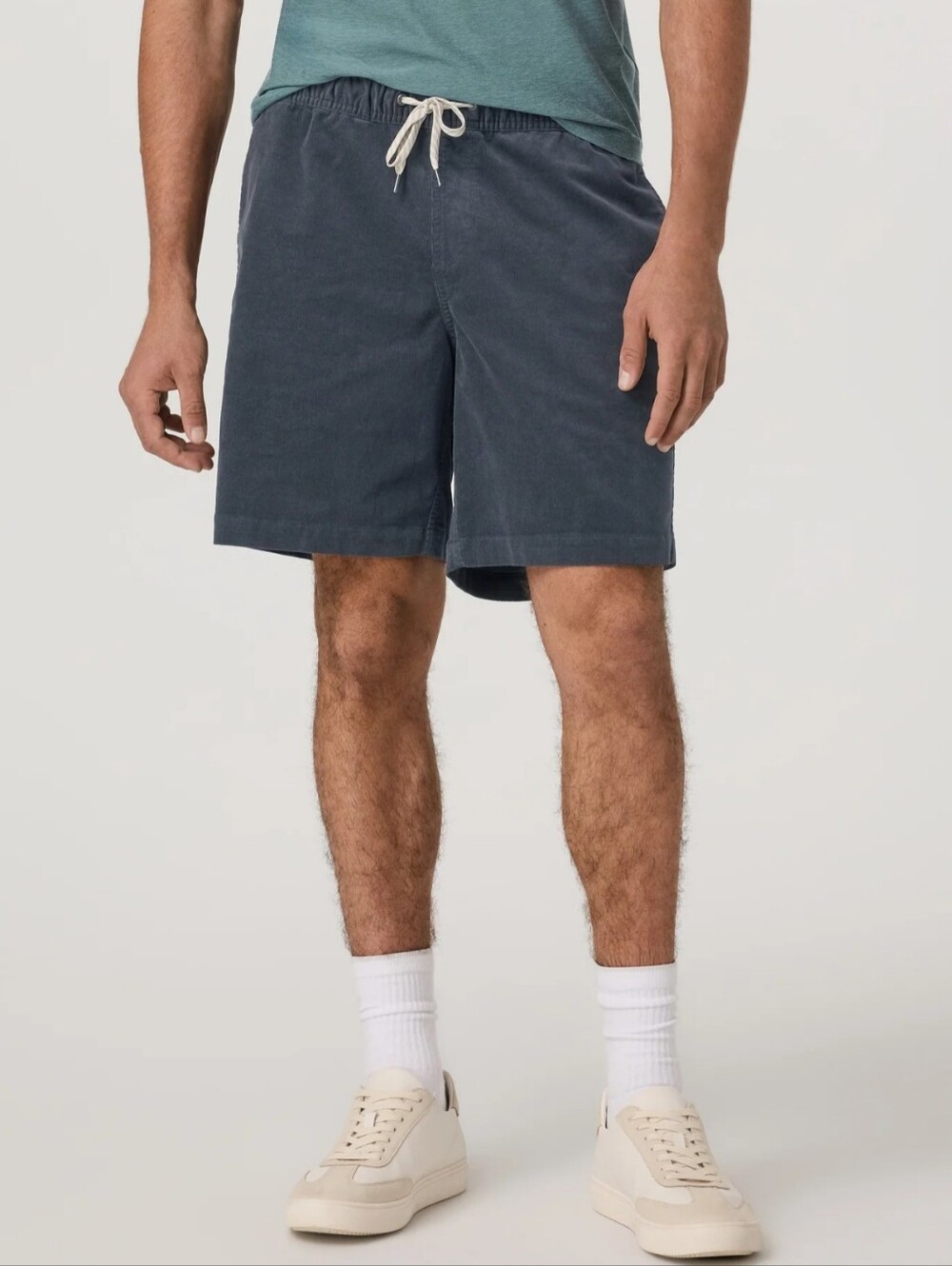 Vuori Optimist Elastic Waist Short Casual Drawstring Shorts in Charcoal